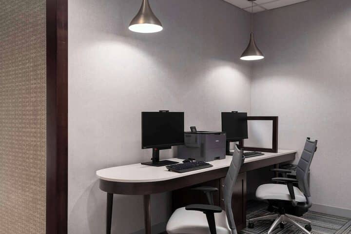Business Center 60 of 71