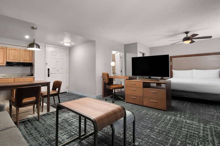 Room 16 of 71